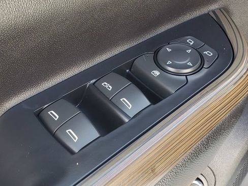 Certified 2022 GMC Acadia SLE w/ Driver Convenience Package FWD image 13