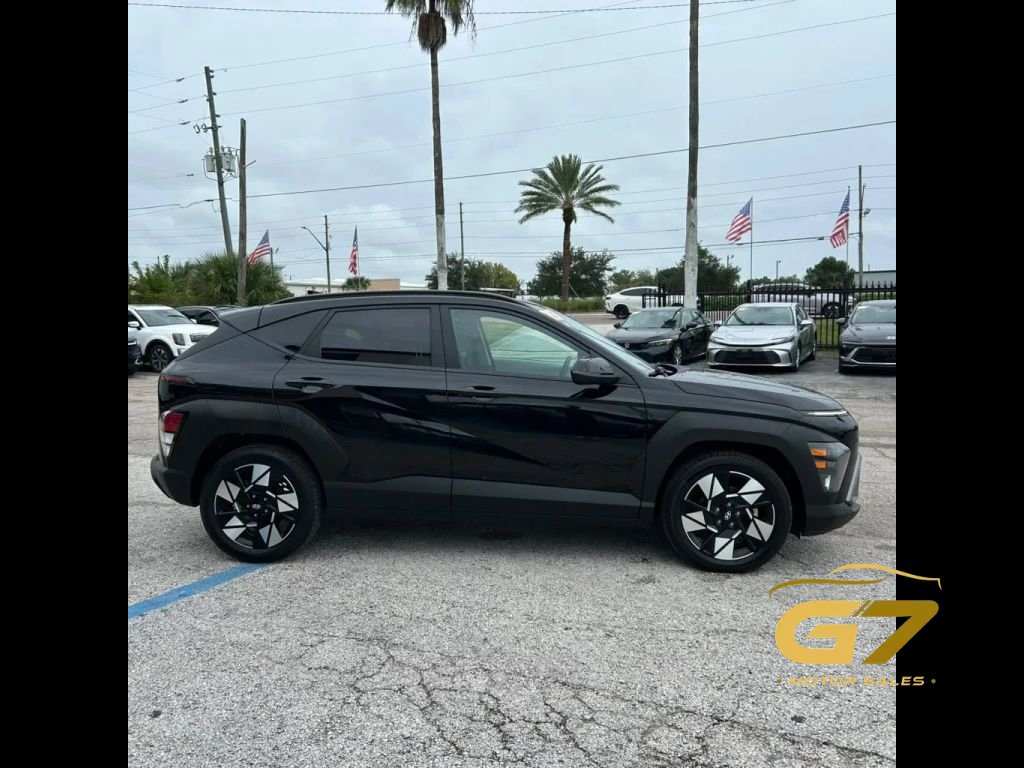 Used 2025 Hyundai Kona SEL FWD image 4