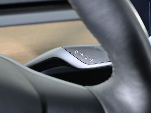 Used 2021 Tesla Model 3 Standard Range Plus image 18