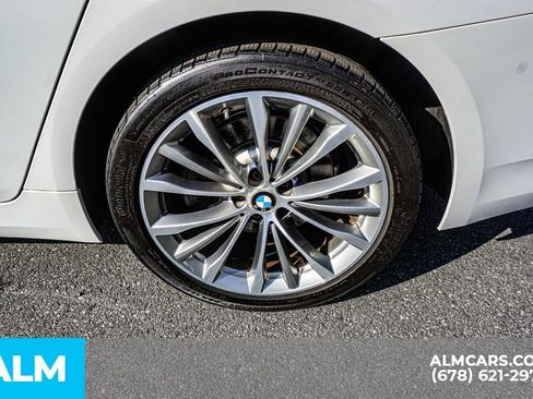 Used 2022 BMW 530i w/ Convenience Package image 17