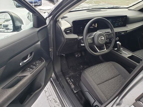 Certified 2025 Nissan Kicks SV image 14
