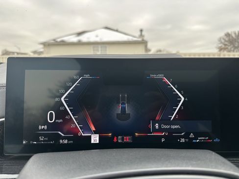 Certified 2024 BMW X7 xDrive40i w/ M Sport Package image 38