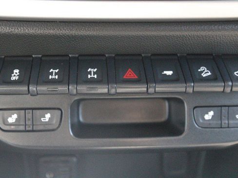 Used 2019 Chevrolet Colorado ZR2 w/ ZR2 Dusk Special Edition image 26