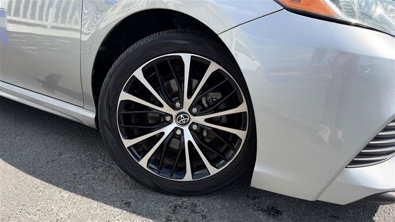 Used 2020 Toyota Camry SE w/ Convenience Package FWD image 15