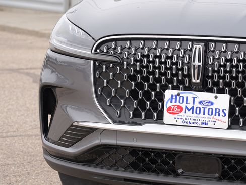 Used 2025 Lincoln Aviator Premiere w/ Equipment Group 101A image 11