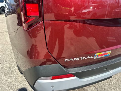 New 2026 Kia Carnival EX FWD image 38