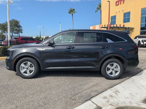 New 2026 Kia Sorento LX FWD image 2