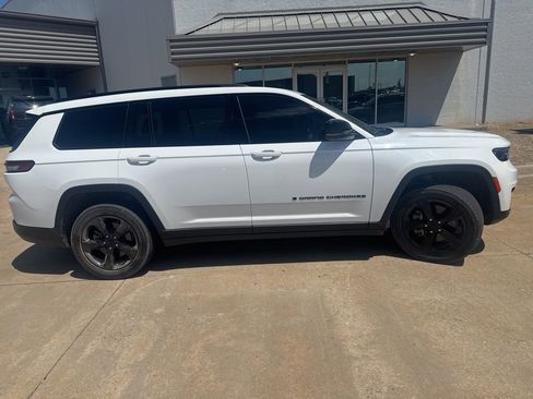 Used 2021 Jeep Grand Cherokee L Laredo AWD/4WD image 5