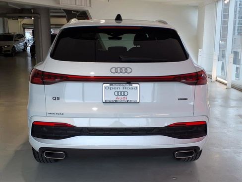 Certified 2025 Audi Q5 Premium w/ Convenience Package image 5