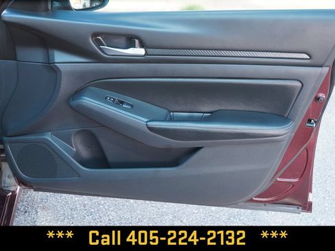 Used 2025 Nissan Altima 2.5 SV FWD image 18