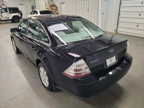 Used 2008 Ford Taurus SEL image 5