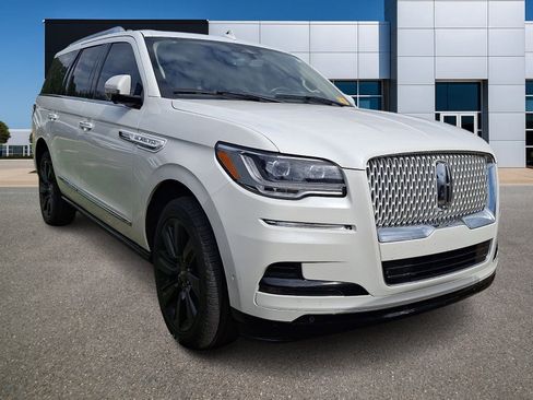 Used 2024 Lincoln Navigator Reserve AWD/4WD image 1