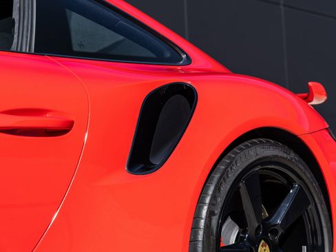 Used 2018 Porsche 911 Turbo image 19