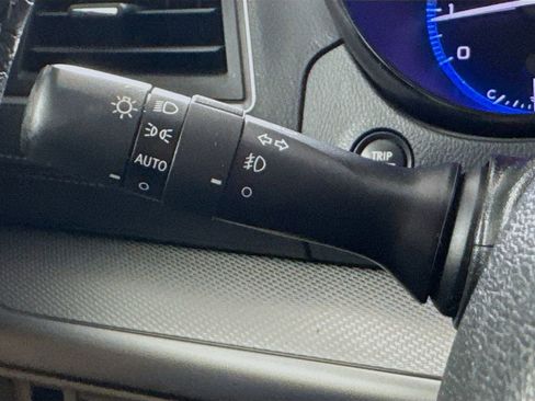 Used 2019 Subaru Outback 2.5i Premium image 12