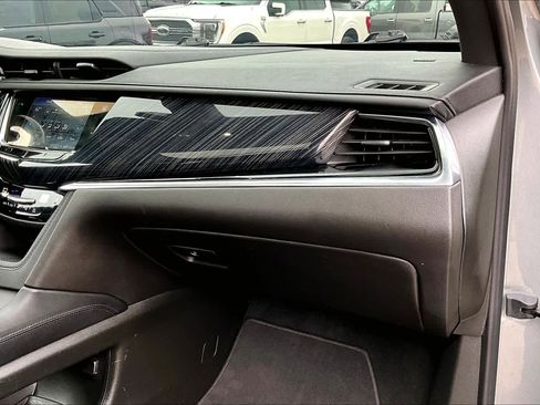 Used 2024 Cadillac XT6 Premium Luxury image 36