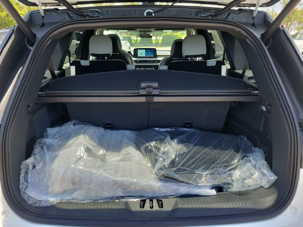 New 2026 Lincoln Aviator Black Label w/ Black Label Special Edition AWD/4WD image 6