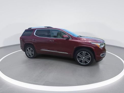 Used 2018 GMC Acadia Denali w/ Technology Package FWD image 9