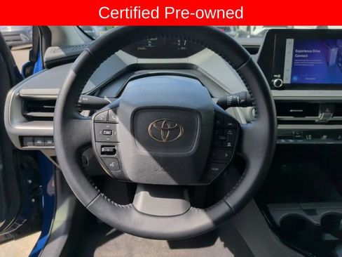 Used 2025 Toyota Prius LE FWD image 13