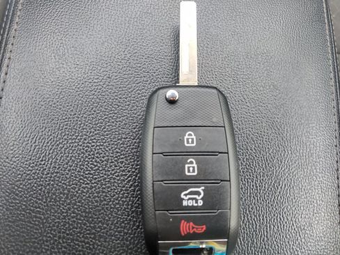 Used 2020 Kia Sorento L FWD image 32