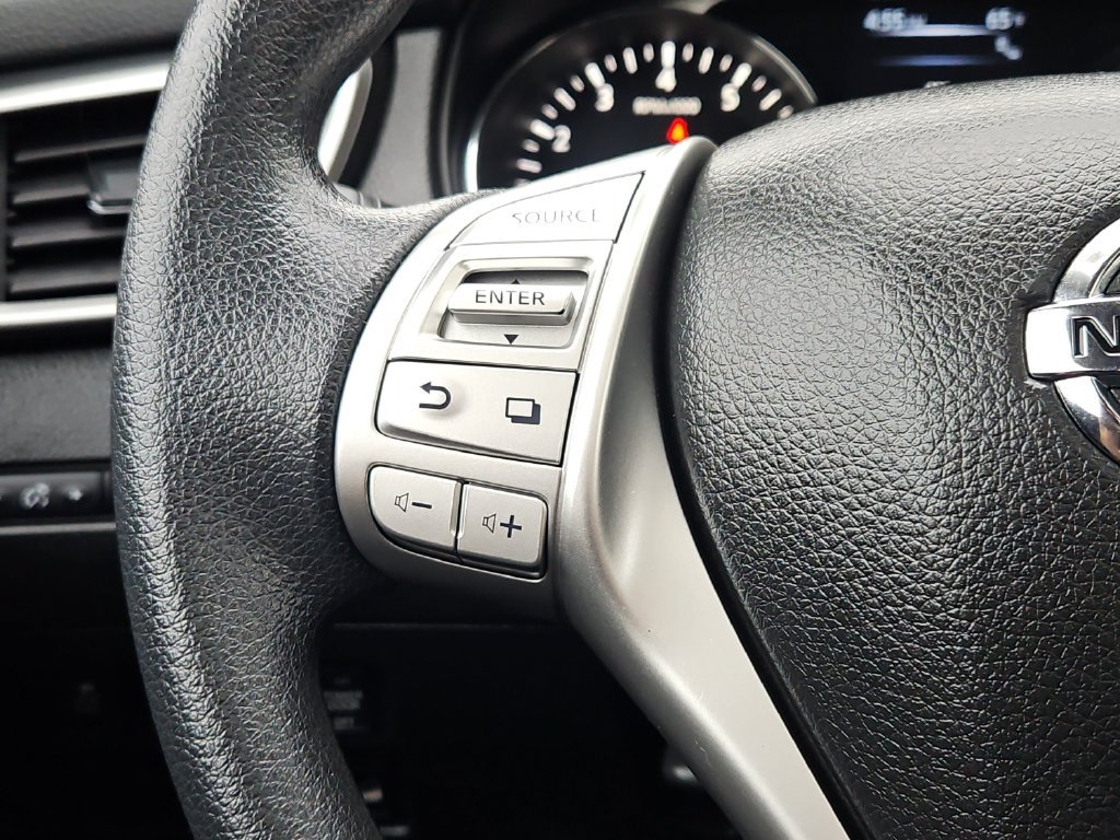 Used 2014 Nissan Rogue SV w/ SV Premium Package AWD/4WD image 25