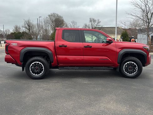 Used 2024 Toyota Tacoma TRD Off-Road w/ TRD Off Road Premium Package image 16