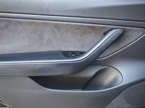 Used 2018 Tesla Model 3 Performance image 17