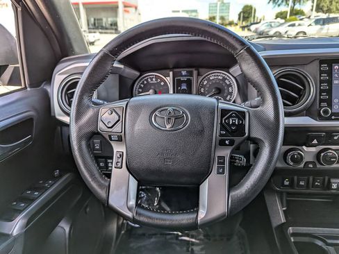 Used 2022 Toyota Tacoma Limited image 36