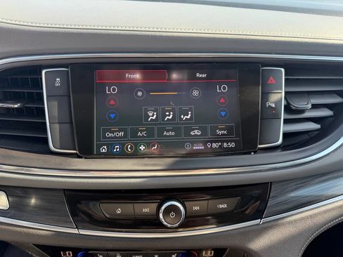 Used 2021 Buick Enclave Essence FWD image 34