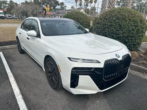 Used 2025 BMW 760i xDrive w/ Executive Package image 3