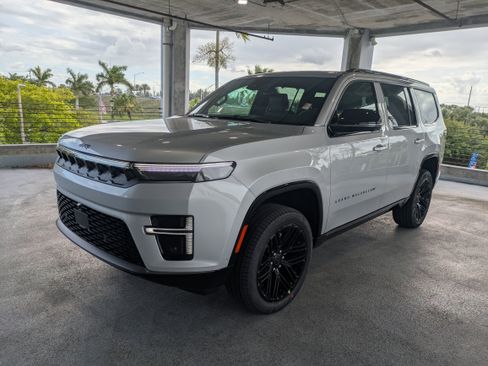 New 2026 Jeep Grand Wagoneer L Limited image 9