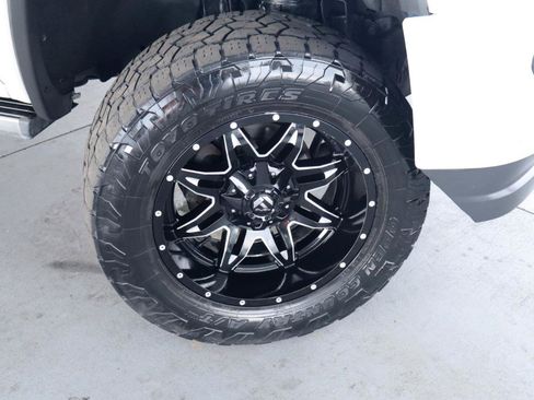 Used 2018 GMC Sierra 1500 Denali w/ Denali Ultimate Package AWD/4WD image 2