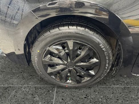 Used 2014 Toyota Corolla LE image 24