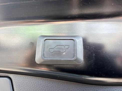 Used 2019 Toyota RAV4 XLE w/ Convenience Package AWD/4WD image 30