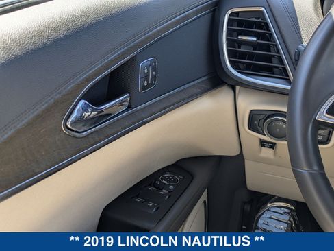 Used 2019 Lincoln Nautilus Select w/ Class II Trailer Tow Package FWD image 23