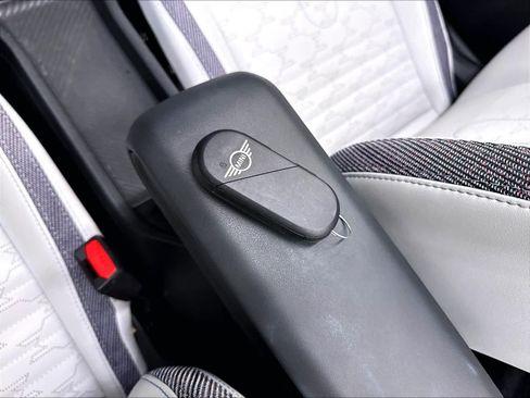 Used 2026 MINI Cooper S FWD image 13