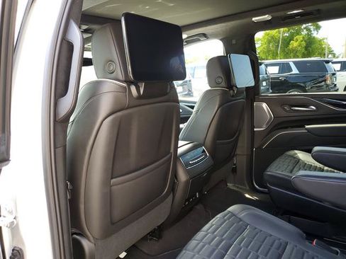 Certified 2023 Cadillac Escalade ESV V AWD/4WD image 16