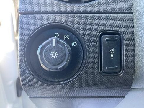 Used 2014 Ford F550 2WD Regular Cab Super Duty image 15