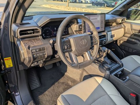 Used 2024 Toyota Tacoma Limited w/ Limited Package (LT) AWD/4WD image 14