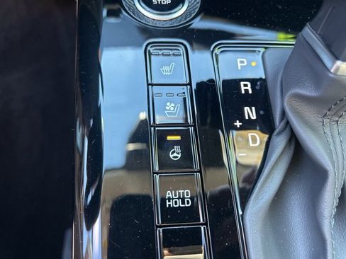 Used 2023 Kia Niro SX Touring image 26