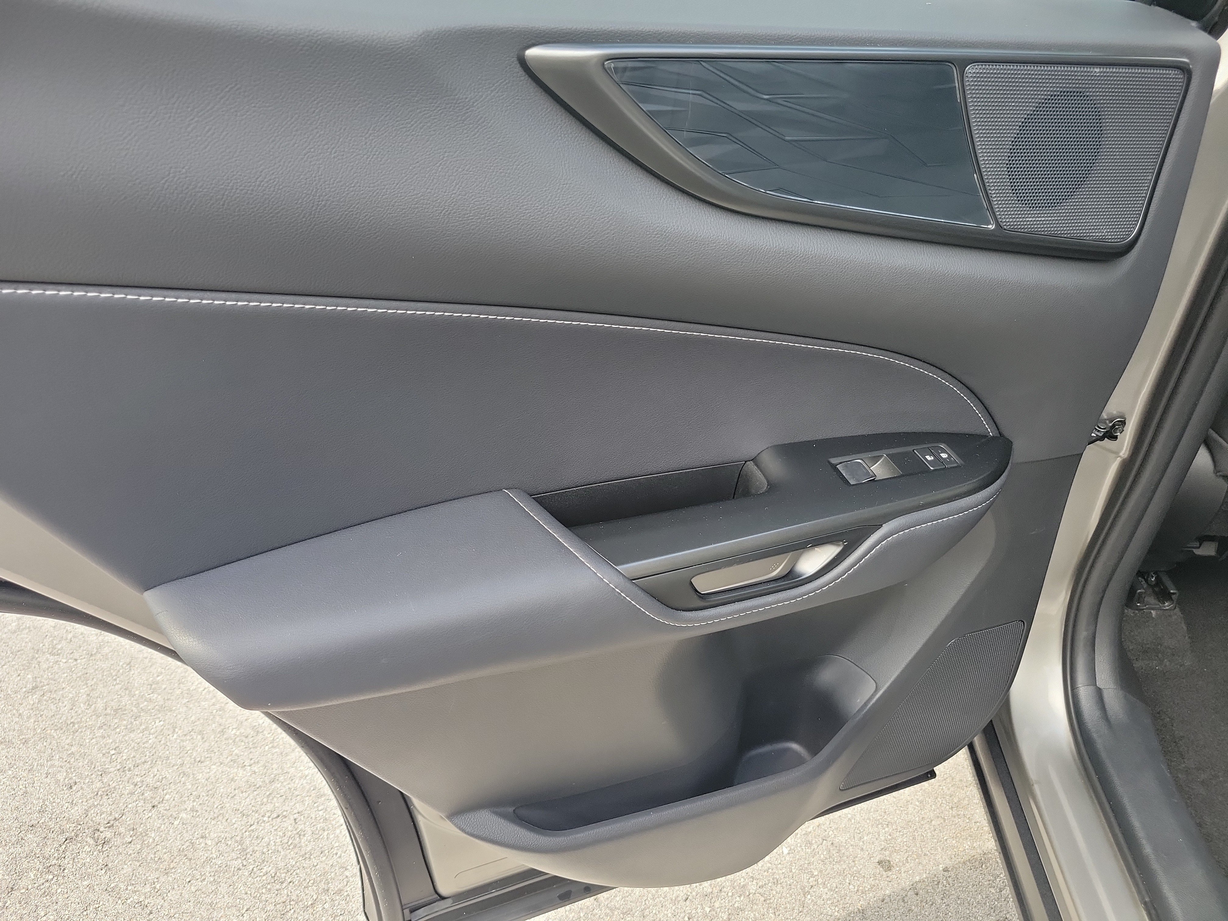 Used 2024 Lexus NX 250 FWD image 11