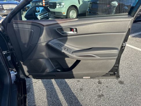 Used 2021 Toyota Avalon XLE image 14