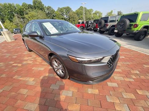 Certified 2024 Honda Accord EX image 38