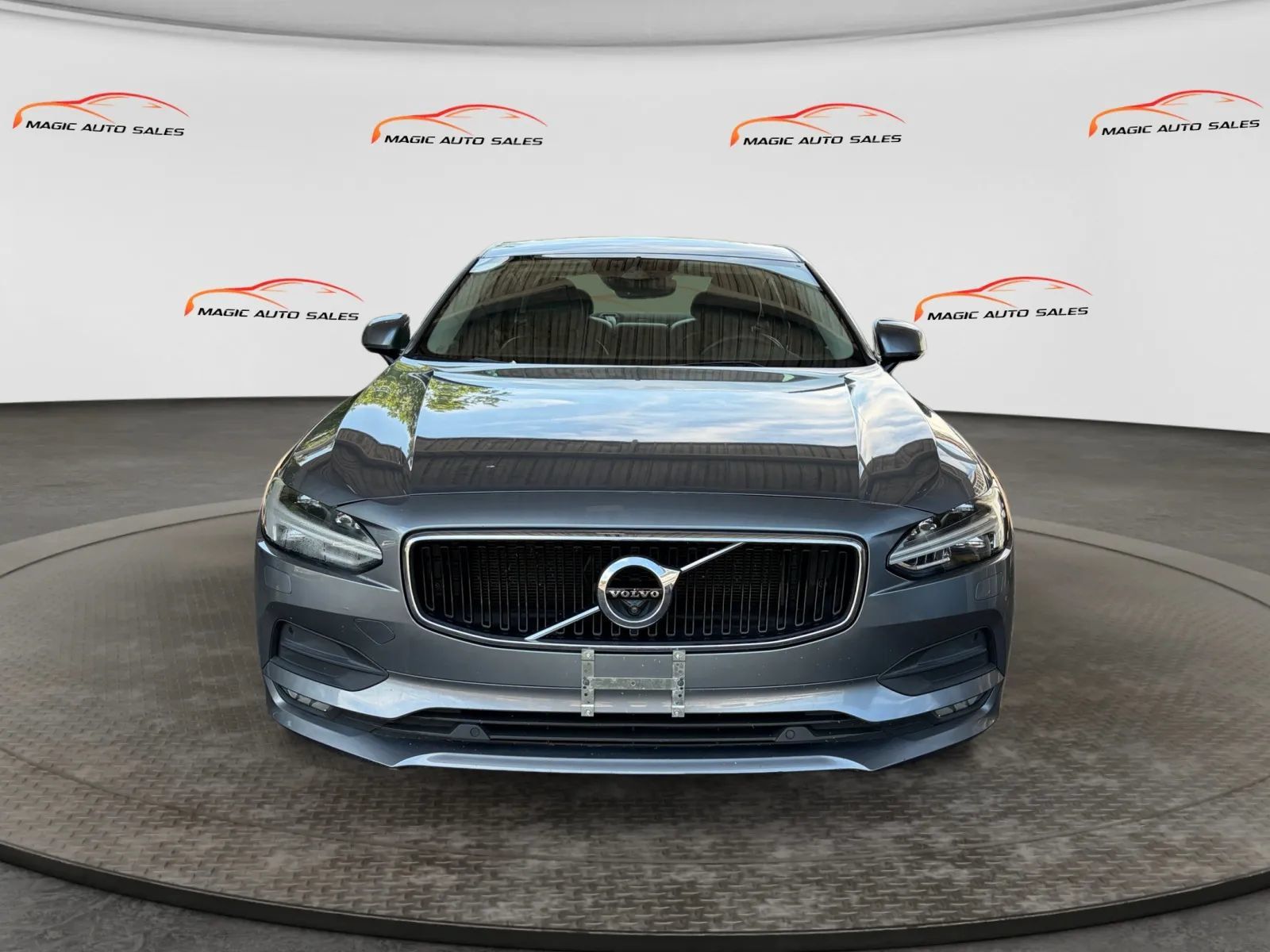 Used 2018 Volvo S90 T5 Momentum w/ Convenience Package FWD image 3