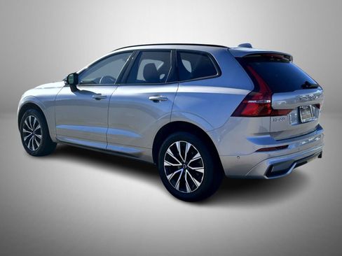 Used 2025 Volvo XC60 B5 Plus image 7