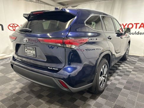 Used 2024 Toyota Highlander AWD image 8