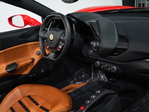 Used 2017 Ferrari 488 Spider RWD image 18