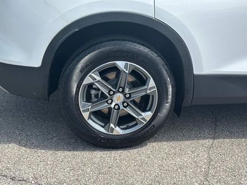 Used 2025 Chevrolet Blazer LT image 11