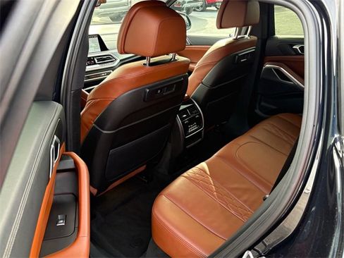 Used 2022 BMW X6 xDrive40i w/ M Sport Package image 19