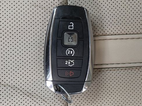 Used 2017 Lincoln MKZ Reserve w/ Technology Package AWD/4WD image 32