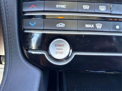 Used 2019 Jaguar F-PACE Prestige image 44